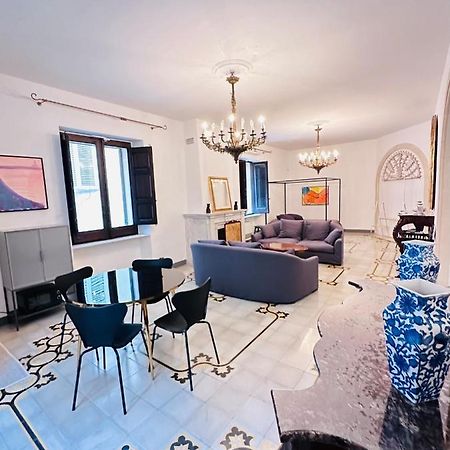 Elegante Appartamento Nel Cuore Del Barocco Lecce Exterior photo