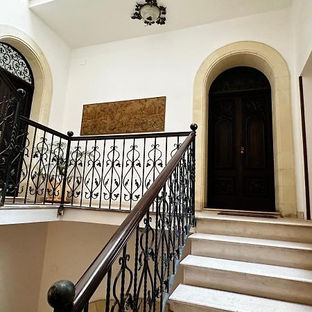 Elegante Appartamento Nel Cuore Del Barocco Lecce Exterior photo