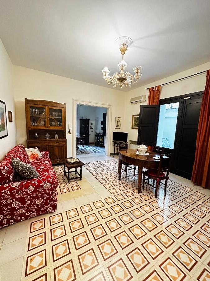Elegante Appartamento Nel Cuore Del Barocco Lecce Exterior photo