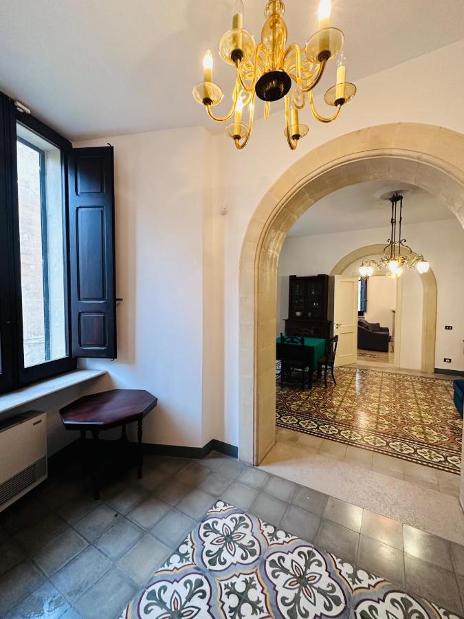 Elegante Appartamento Nel Cuore Del Barocco Lecce Exterior photo