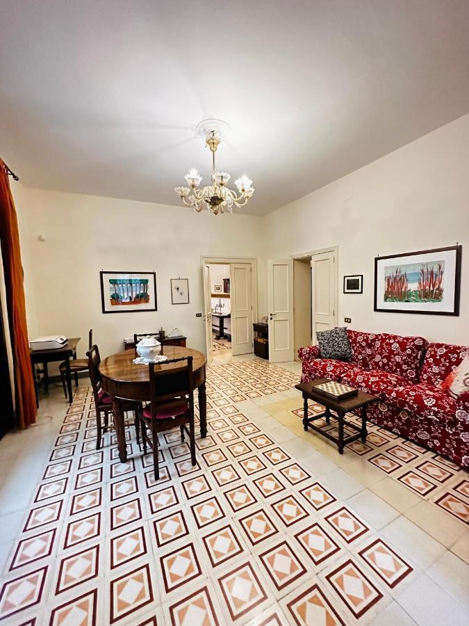 Elegante Appartamento Nel Cuore Del Barocco Lecce Exterior photo