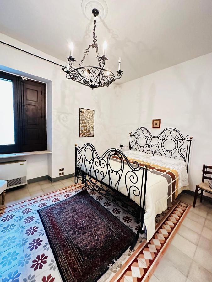 Elegante Appartamento Nel Cuore Del Barocco Lecce Exterior photo