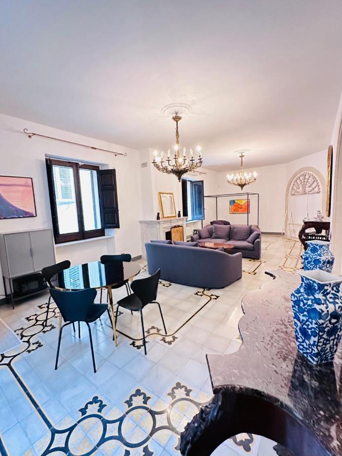 Elegante Appartamento Nel Cuore Del Barocco Lecce Exterior photo