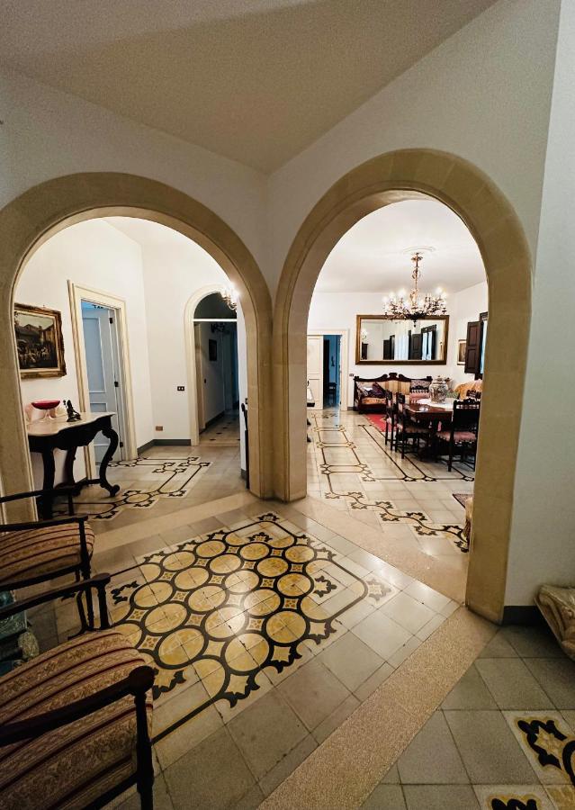 Elegante Appartamento Nel Cuore Del Barocco Lecce Exterior photo