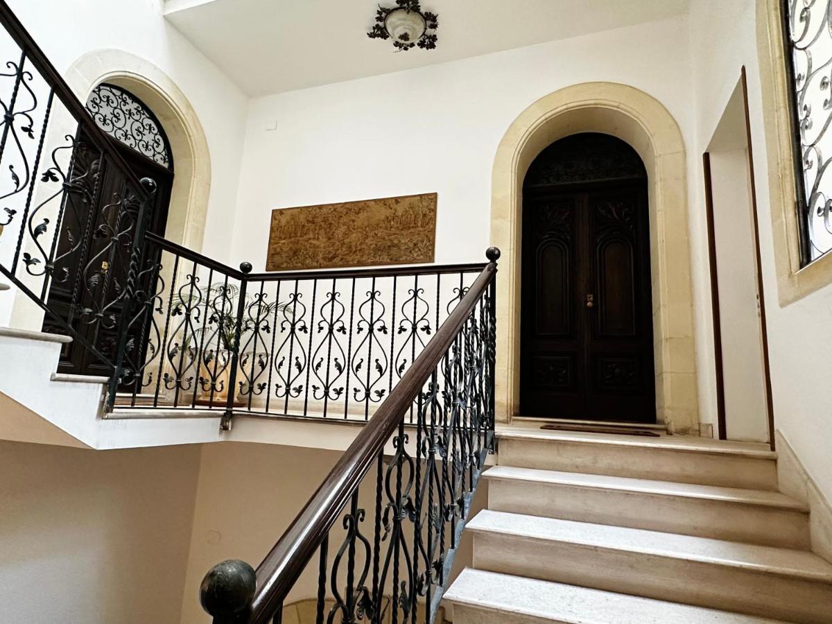 Elegante Appartamento Nel Cuore Del Barocco Lecce Exterior photo