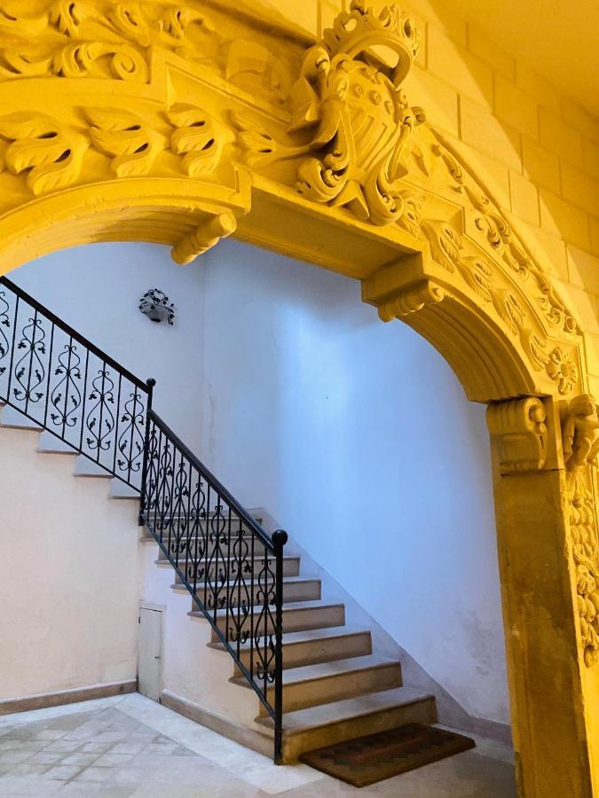 Elegante Appartamento Nel Cuore Del Barocco Lecce Exterior photo