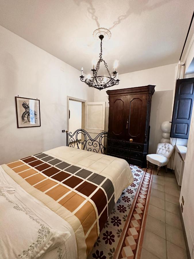 Elegante Appartamento Nel Cuore Del Barocco Lecce Exterior photo